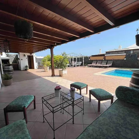 Muy Tranquila Con Piscina Privada