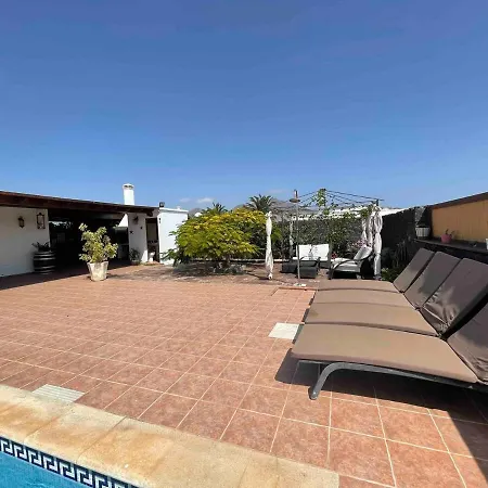 Muy Tranquila Con Piscina Privada Вилла