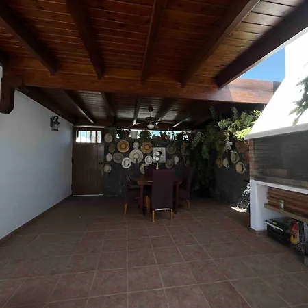 Muy Tranquila Con Piscina Privada Вилла